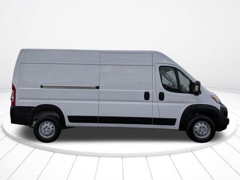 Used 2023 RAM ProMaster 2500 FWD image 2