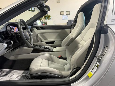 Used 2021 Porsche 911 AWD/4WD image 22