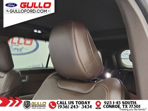 Used 2023 Ford Explorer King Ranch w/ Technology Package image 16