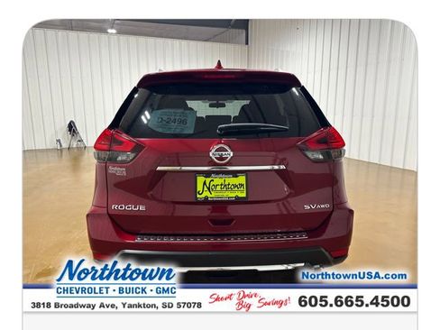 Used 2017 Nissan Rogue SV w/ SV Premium Package AWD/4WD image 4