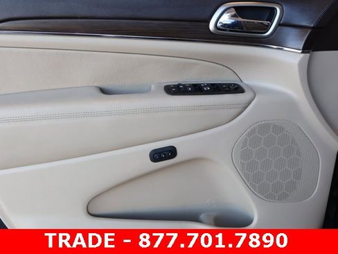 Used 2016 Jeep Grand Cherokee Overland image 10
