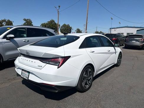 Used 2022 Hyundai Elantra Limited FWD image 5