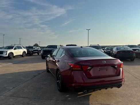 Certified 2025 Nissan Altima 2.5 SR w/ SR Premium Package FWD image 15