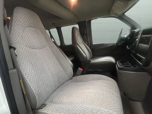 Used 2004 Chevrolet Express 3500 Extended Passenger w/ LS Preferred Equipment Group RWD image 21
