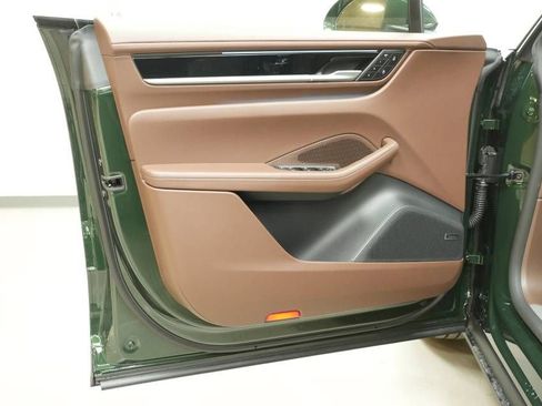 New 2026 Porsche Macan 4S Electric image 24