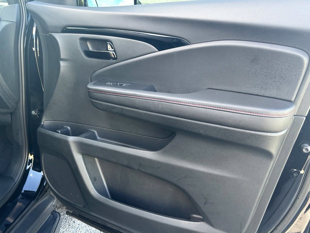 Used 2025 Honda Passport Black Edition image 28