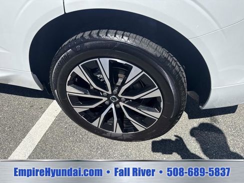 Used 2023 Volvo XC60 B5 Plus AWD/4WD image 14