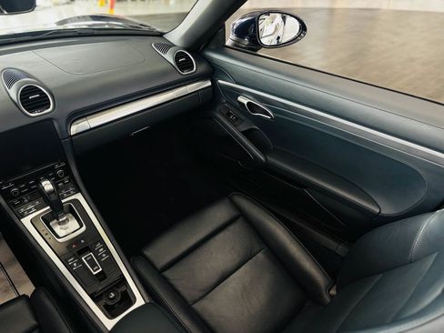 Used 2019 Porsche 718 Boxster RWD image 39
