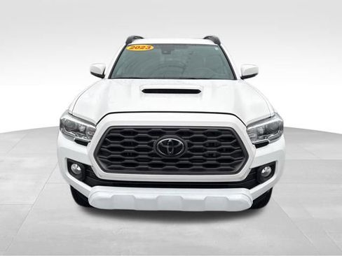 Used 2023 Toyota Tacoma TRD Sport image 2