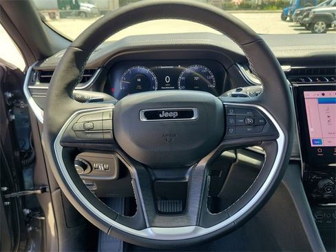 New 2025 Jeep Grand Cherokee L Limited w/ Luxury Tech Group II image 23