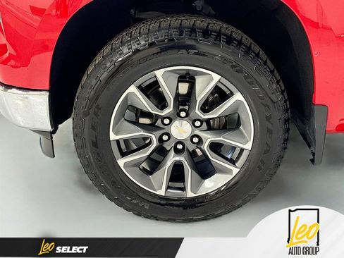 Used 2024 Chevrolet Silverado 1500 LT AWD/4WD image 35