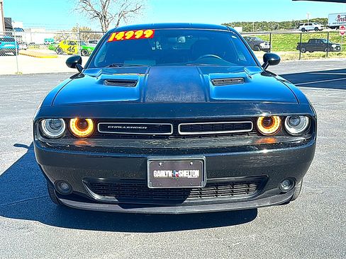 Used 2018 Dodge Challenger SXT Plus image 11