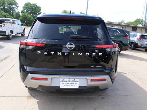 Used 2024 Nissan Pathfinder SL AWD/4WD image 7