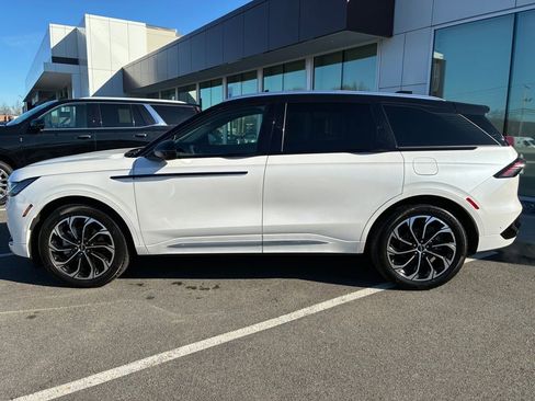 Certified 2024 Lincoln Nautilus Reserve w/ Equipment Group 202A image 2