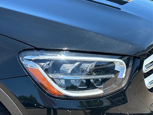 Used 2020 Mercedes-Benz GLC 300 4MATIC w/ Premium Package image 31