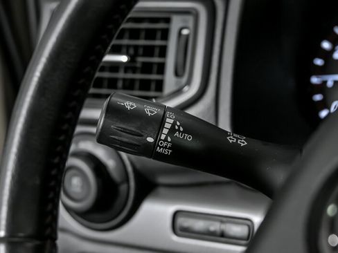 Used 2021 Nissan Titan PRO-4X w/ Pro-4x Convenience Package image 27