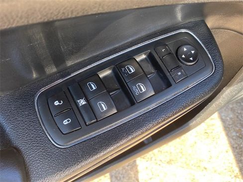 Used 2015 Chrysler 300 S image 20