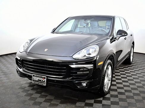 Used 2015 Porsche Cayenne S image 2