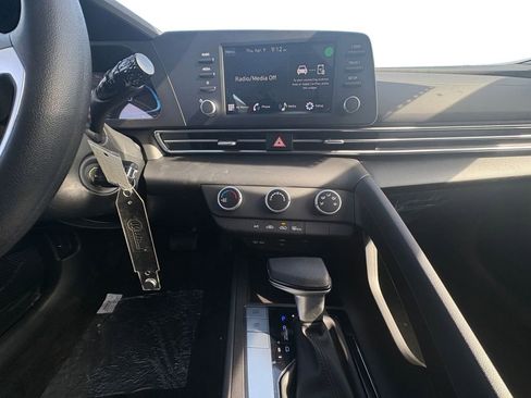 New 2026 Hyundai Elantra SE FWD image 11