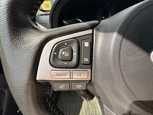 Used 2017 Subaru Forester 2.5i Touring AWD/4WD image 12