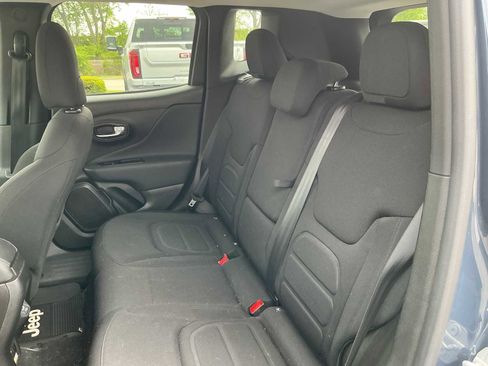 Used 2022 Jeep Renegade Latitude w/ Convenience Group AWD/4WD image 22