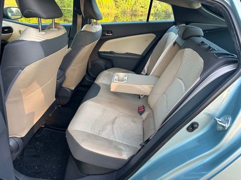 Used 2018 Toyota Prius One image 13