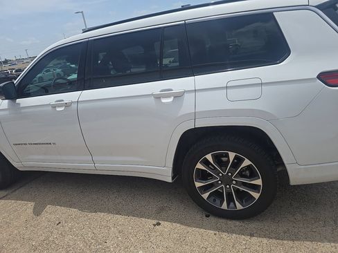Used 2024 Jeep Grand Cherokee L Overland AWD/4WD image 8