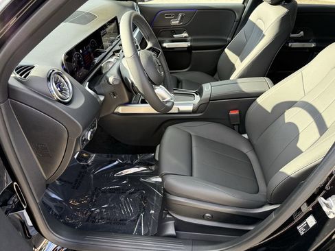 New 2026 Mercedes-Benz GLB 250 4MATIC image 9