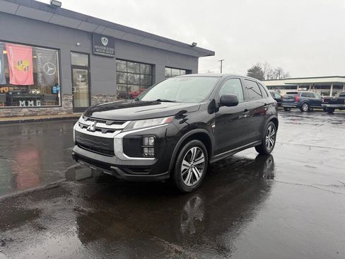 Used 2021 Mitsubishi Outlander Sport ES image 2