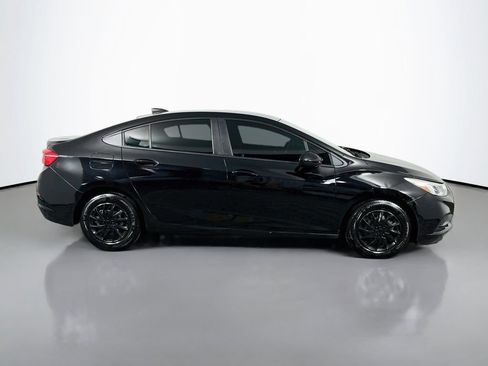 Used 2018 Chevrolet Cruze LS FWD image 4