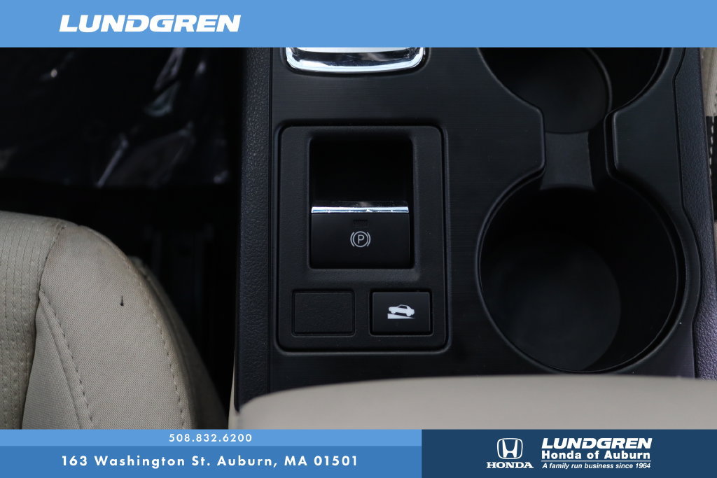 Used 2016 Subaru Legacy 2.5i Premium AWD/4WD image 26