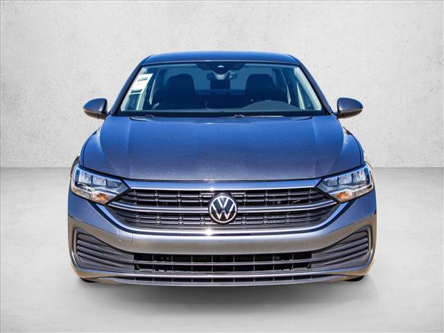 Used 2024 Volkswagen Jetta SE FWD image 2