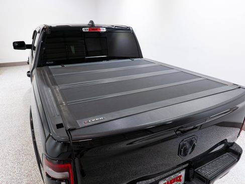 Used 2020 RAM 1500 Limited w/ Black Appearance Package AWD/4WD image 11