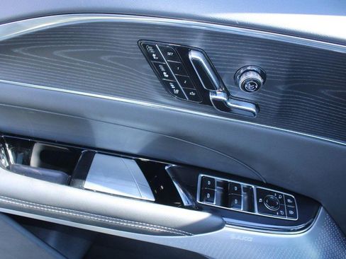 Used 2024 Cadillac Lyriq Sport image 9