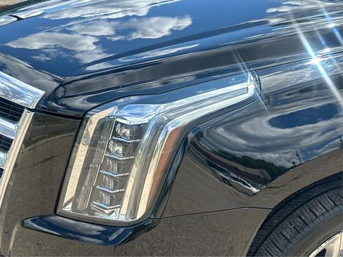 Used 2018 Cadillac Escalade Luxury image 29