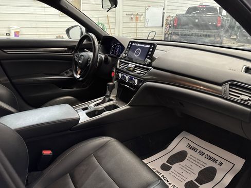 Used 2018 Honda Accord Sport image 23