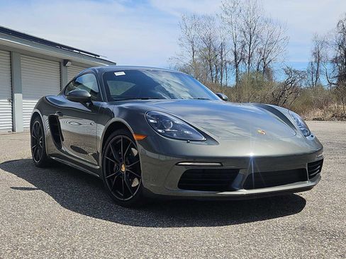 Certified 2025 Porsche 718 Cayman RWD image 9