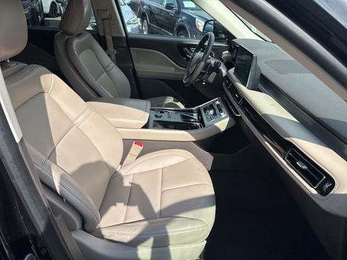 Used 2023 Lincoln Aviator AWD image 22