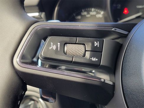 Certified 2025 Porsche Macan image 25