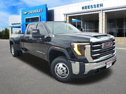 New 2026 GMC Sierra 3500 SLE w/ Preferred Package