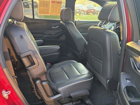 Used 2022 Chevrolet Traverse Premier w/ Redline Edition FWD image 13