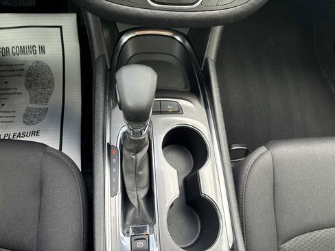 Used 2024 Chevrolet Malibu LT image 4