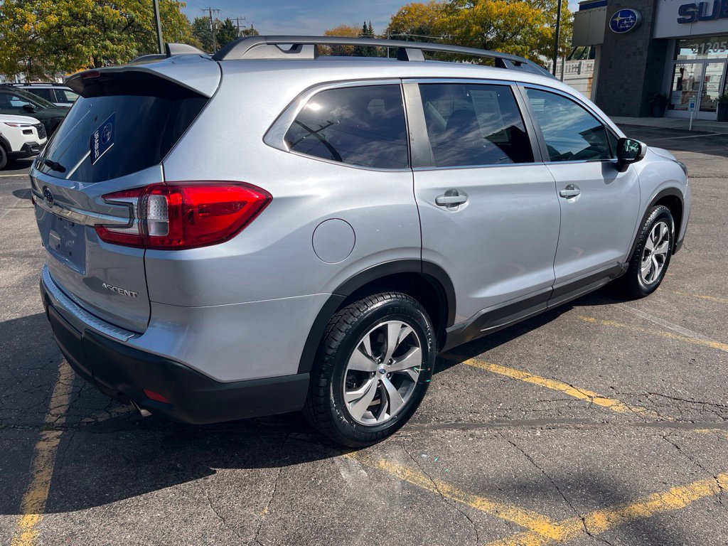 Certified 2024 Subaru Ascent Premium w/ Convenience Package AWD/4WD image 3