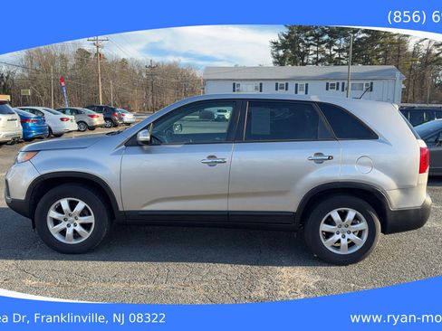 Used 2013 Kia Sorento LX image 4