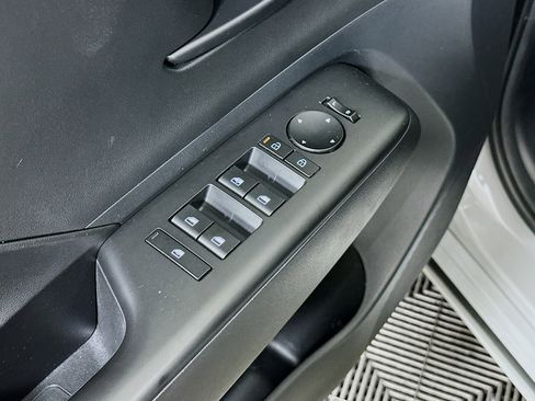 Used 2024 Hyundai Kona SEL FWD image 15