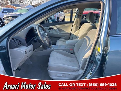 Used 2011 Toyota Camry LE image 15