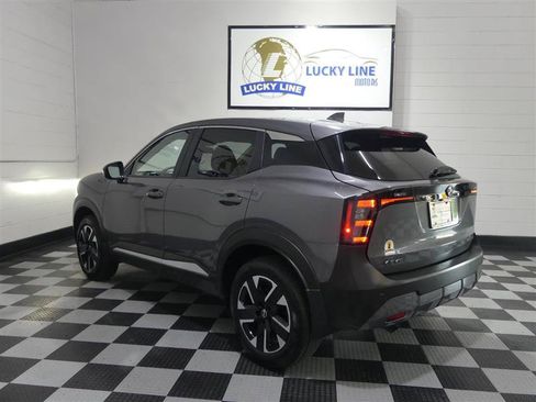 Used 2025 Nissan Kicks SV AWD/4WD image 11