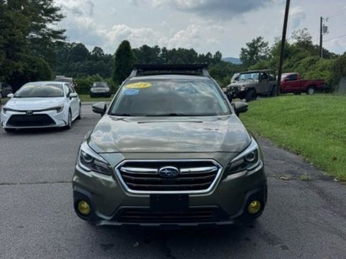 Used 2019 Subaru Outback 3.6R Limited w/ Popular Package #2 AWD/4WD image 2
