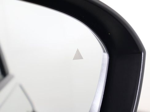 Used 2023 Nissan Rogue S AWD/4WD image 32