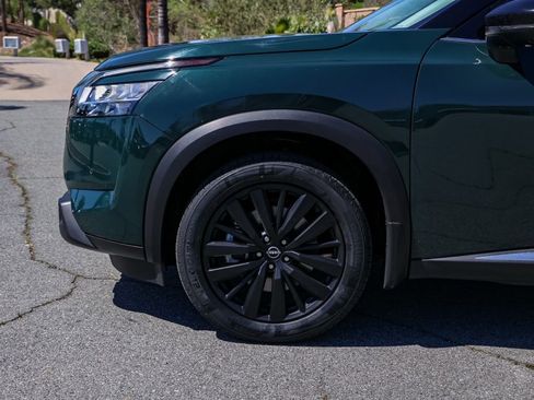 Used 2022 Nissan Pathfinder Platinum w/ Cargo Package image 11